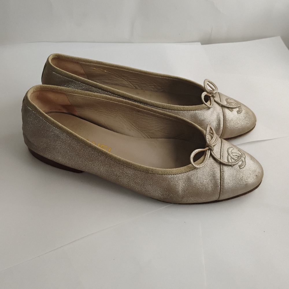 Chanel Flats metallic leather iconic shoes - Picture 11 of 16